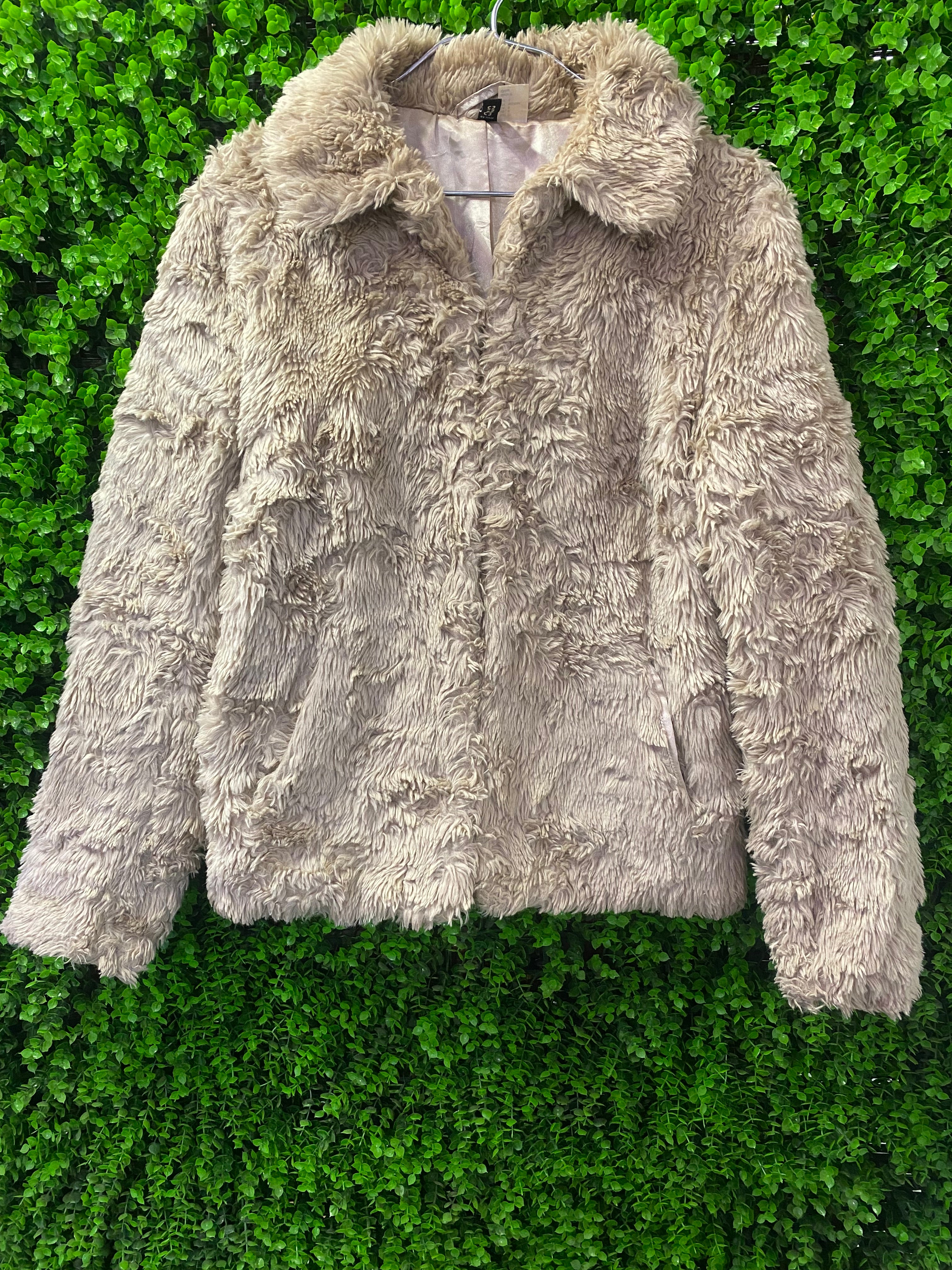 H&M Beige Faux Fur Jacket with Pockets