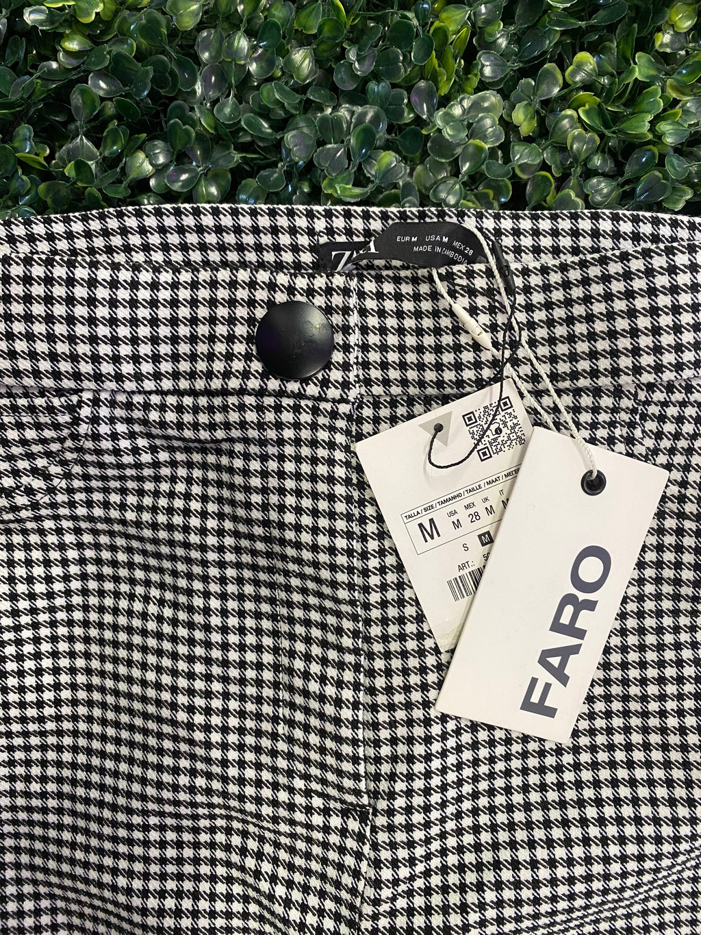 Zara FARO Black & White Houndstooth Skinny Pants