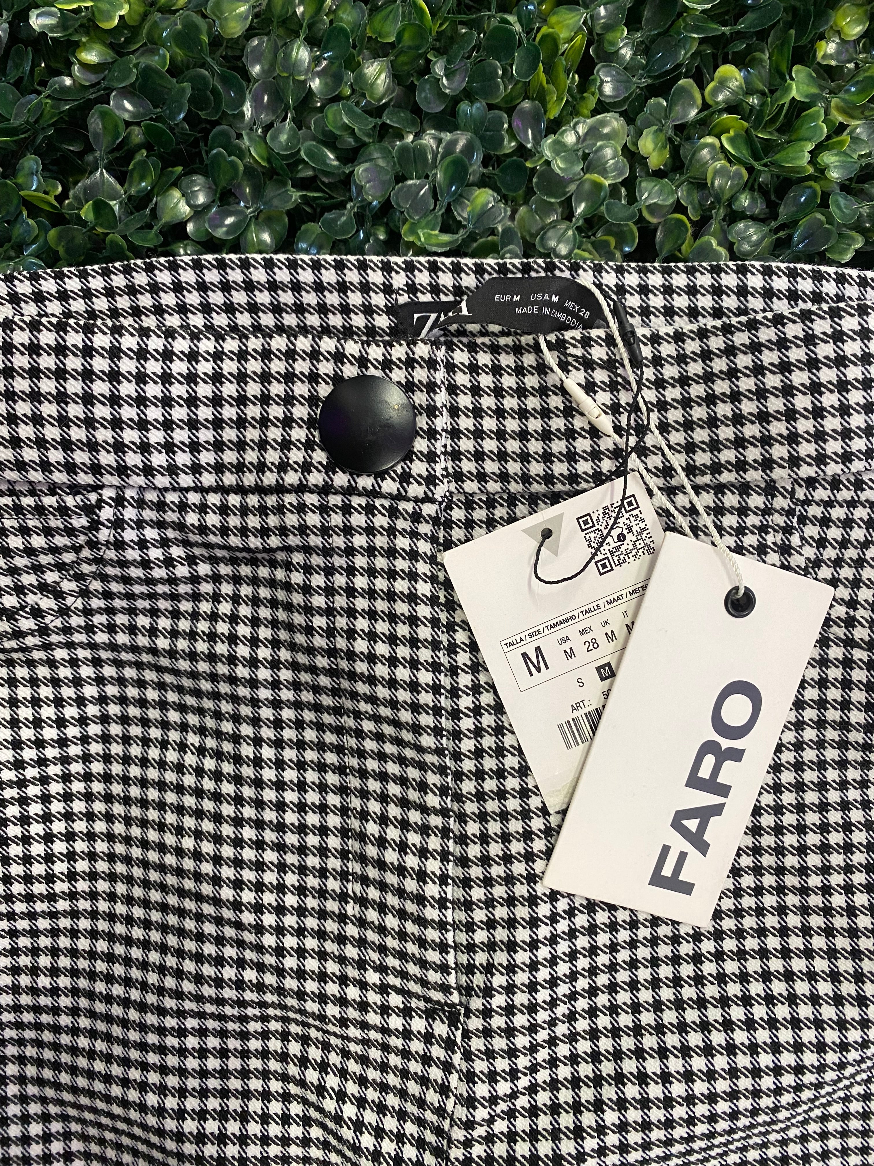 Zara FARO Black & White Houndstooth Skinny Pants