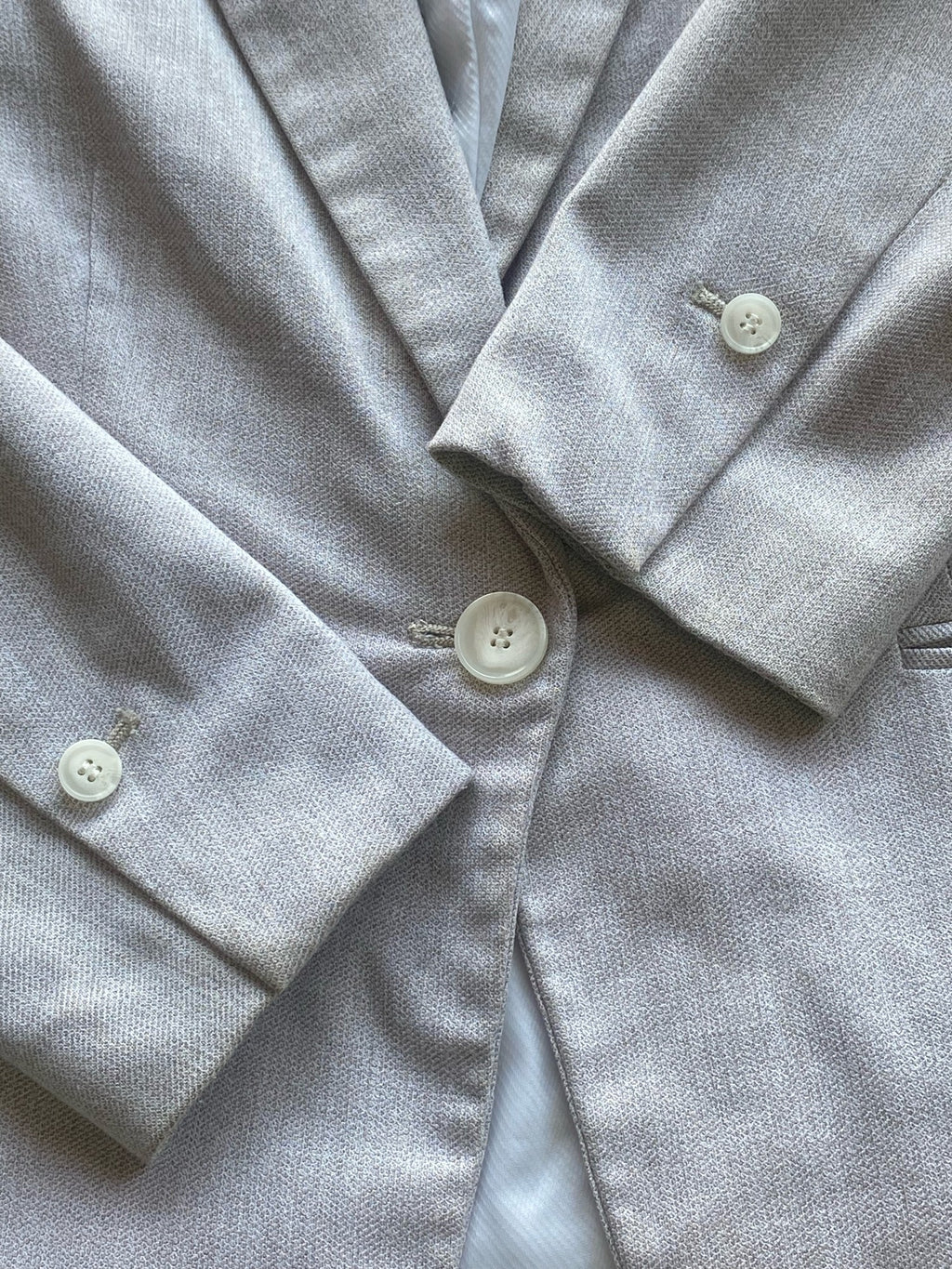 H&M Blush Textured Blazer — 04-buttons