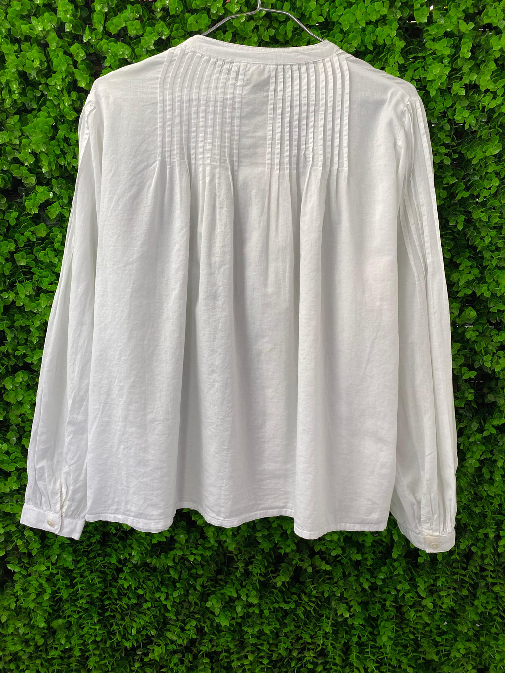 Rare Earth Safari White Pintuck Blouse