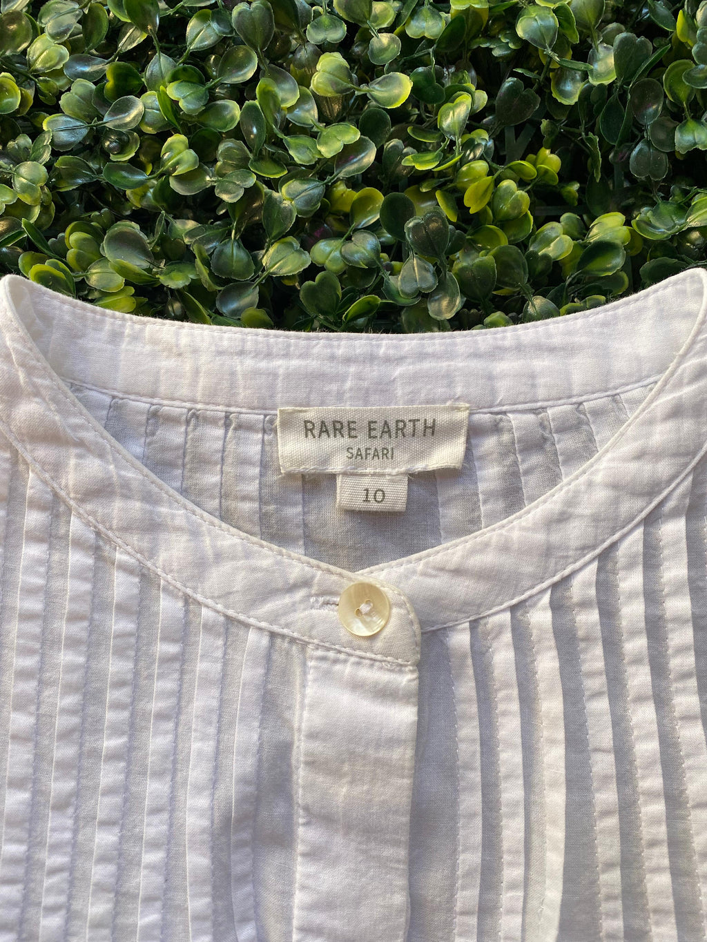 Rare Earth Safari White Pintuck Blouse