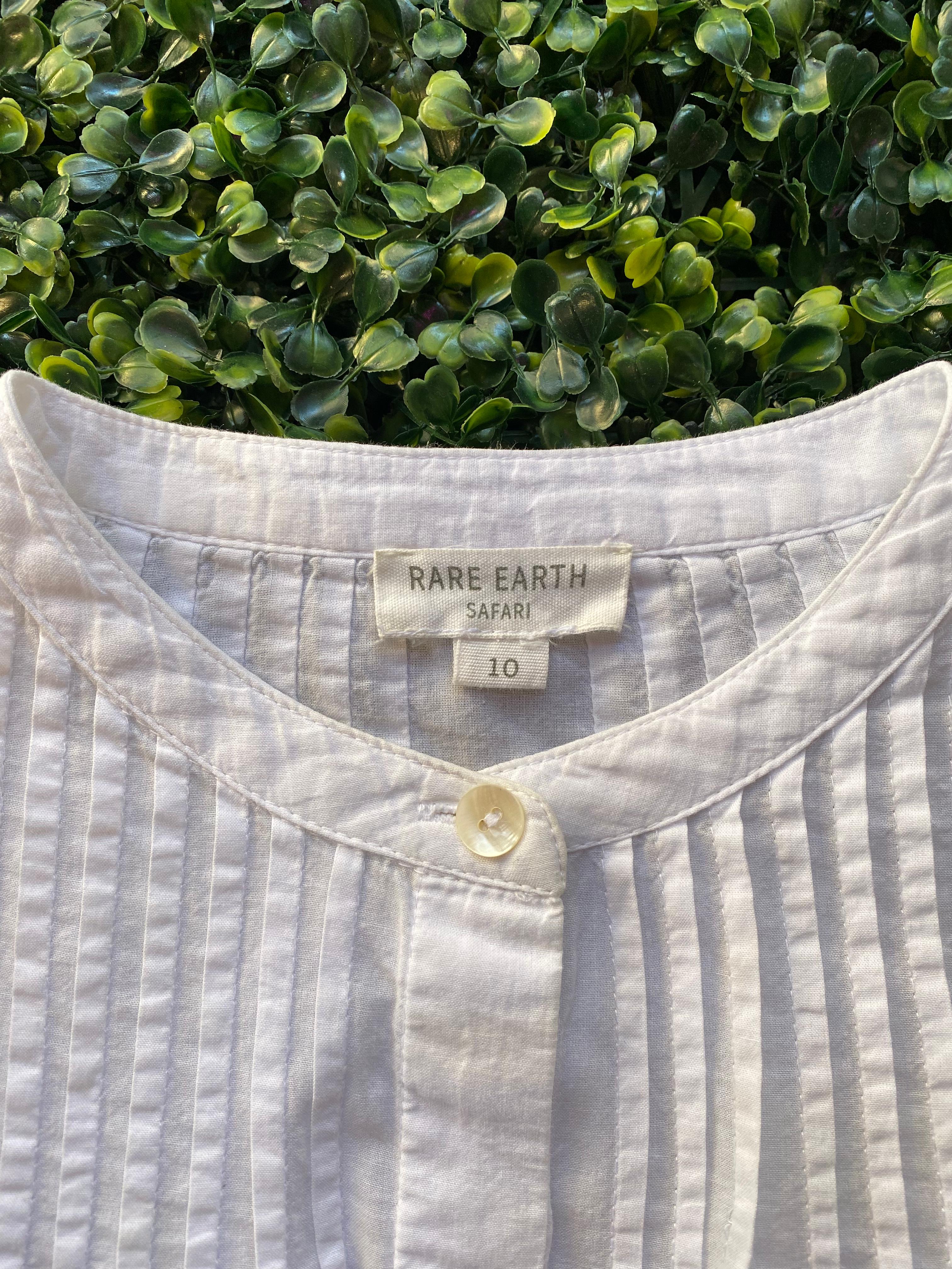 Rare Earth Safari White Pintuck Blouse