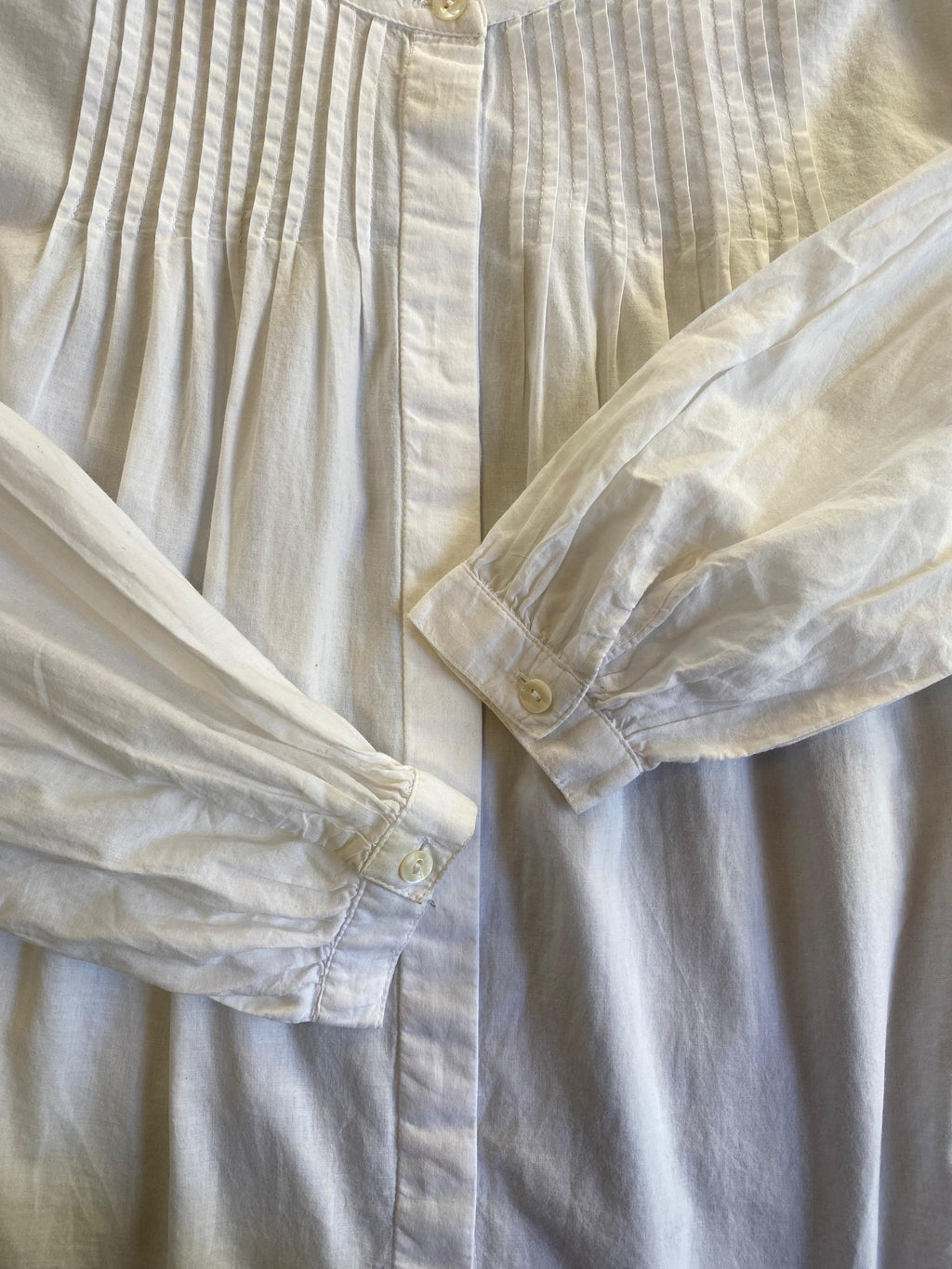 Rare Earth Safari White Pintuck Blouse