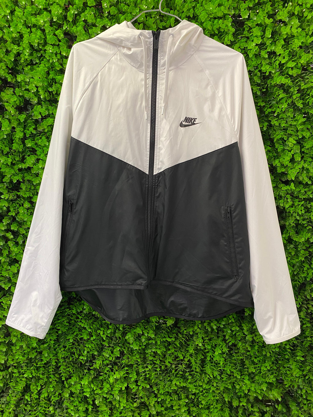 Nike Black & White Hooded Windbreaker Jacket