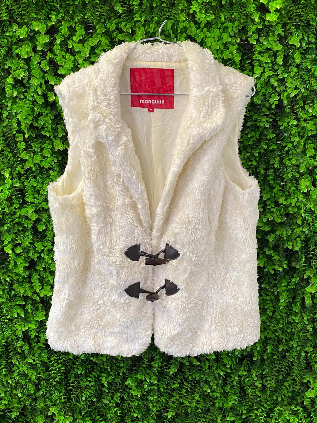 Manguun Cream Faux Fur Toggle Vest