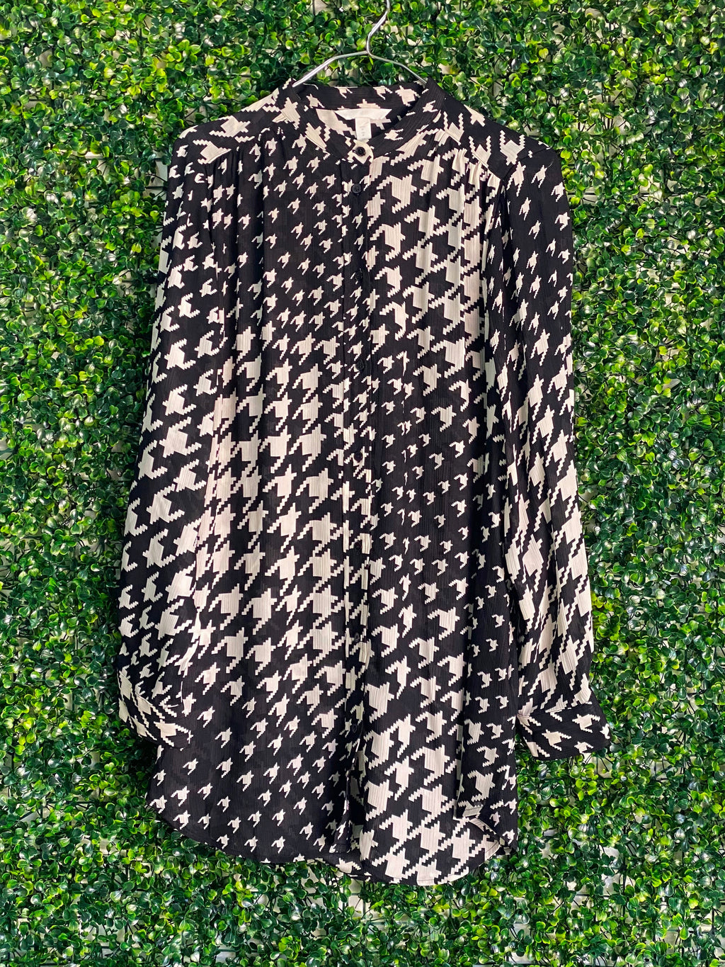 H&M Black & Ivory Mixed Houndstooth Shirt — front