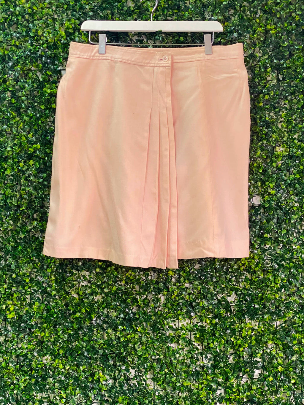 NUMO Blush Pink Cotton Tailored Shorts — front